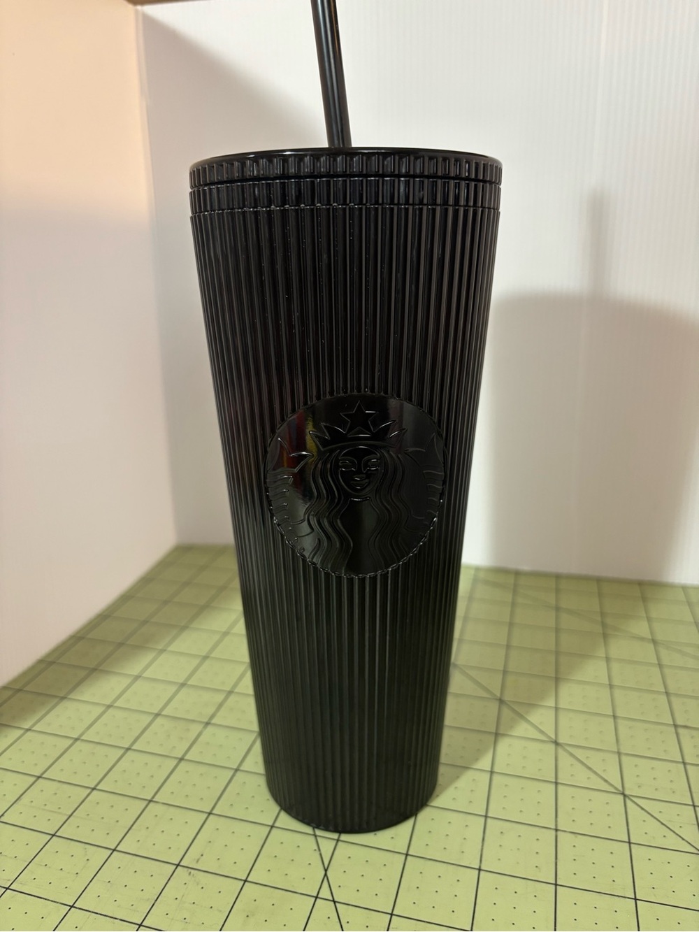 Starbucks 2024 Black Pleated Metallic Core Venti Cold Cup Tumbler